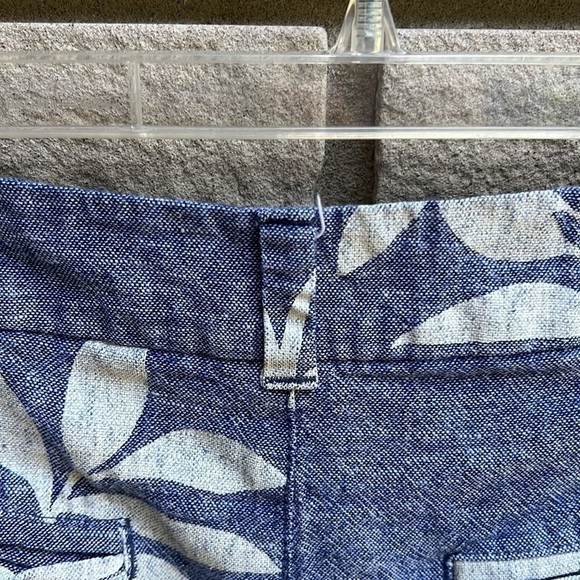 Old Navy Everyday Short Linen Blend Blue/White Palm Print Sz 8 - Picture 8 of 10